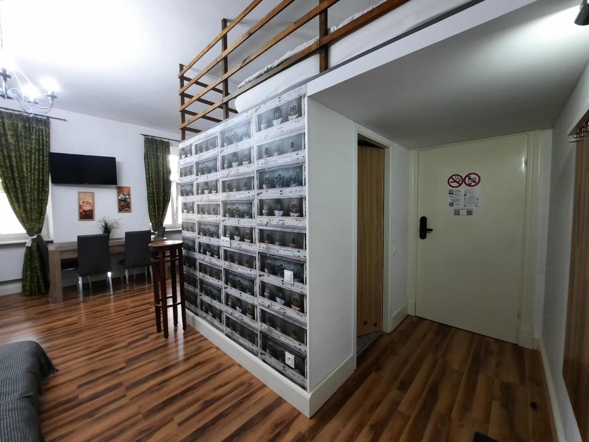 Lorf Hostel&Coffee Cracovie Extérieur photo