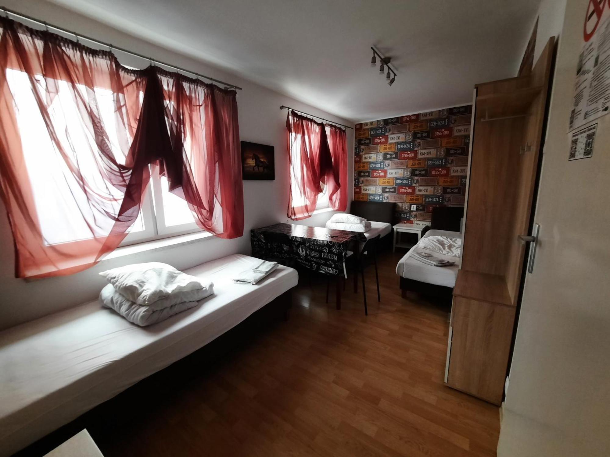 Lorf Hostel&Coffee Cracovie Extérieur photo